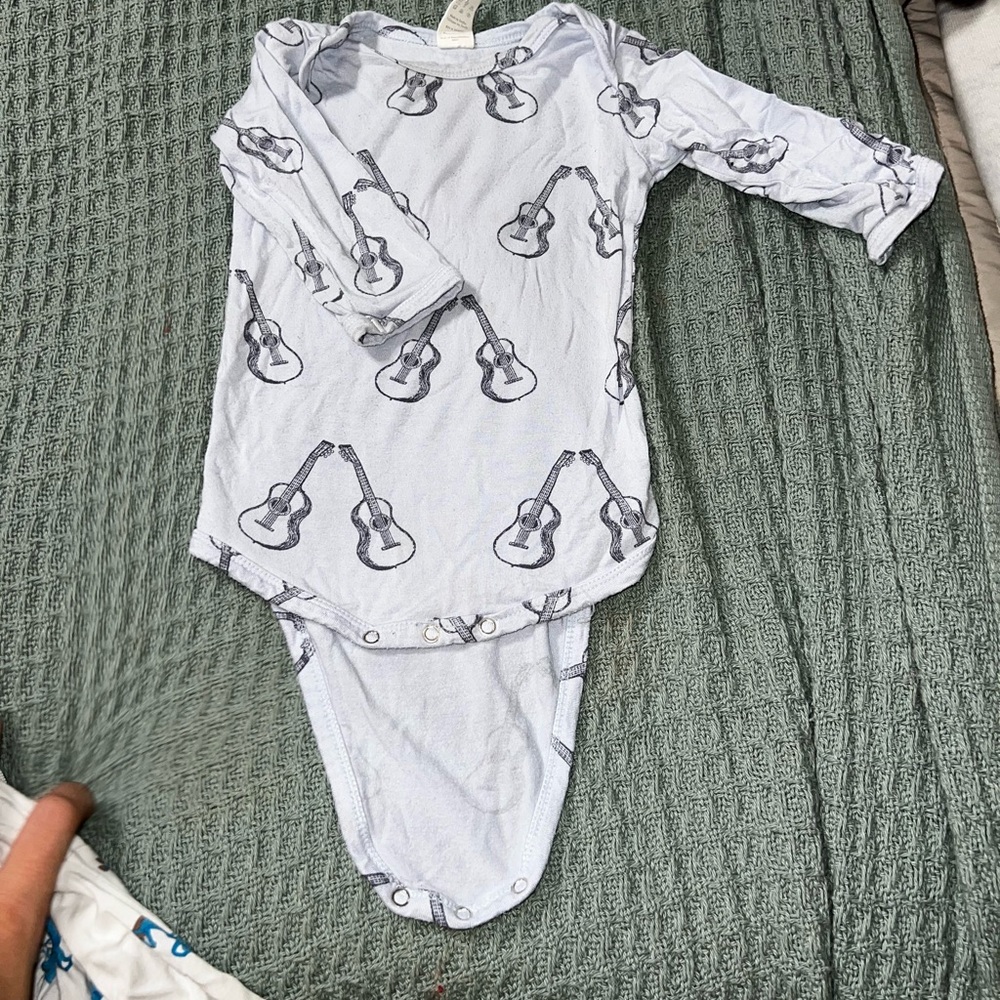 Kyte baby bamboo LS bodysuit guitars